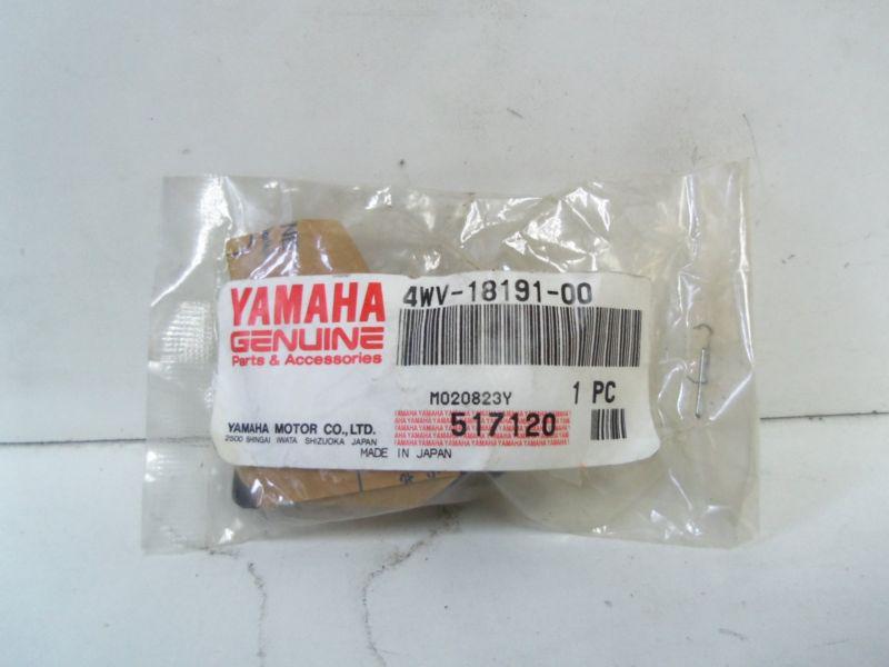 Yamaha n.o.s 4wv-18191-00  grizzly shift bracket shift paw 1998-2001