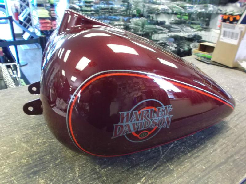 Nos oem harley flhtcui ultra classic luxury red fuel gas tank new 61356-00cy