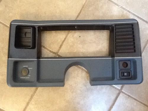 81- 88 monte carlo ls ss dash panel speedometer trim blue