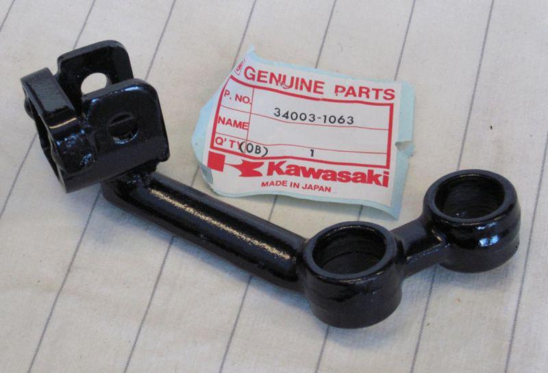 Kawasaki kz750 h1 h2 h3 h4 ltd kz650 h1 2 csr lh footrest bracket 34003-1063 nos