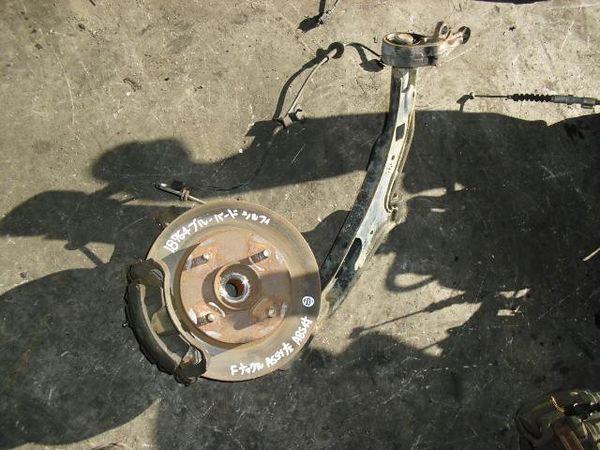 Nissan bluebird sylphy 2000 f. left knuckle hub assy [7644434]