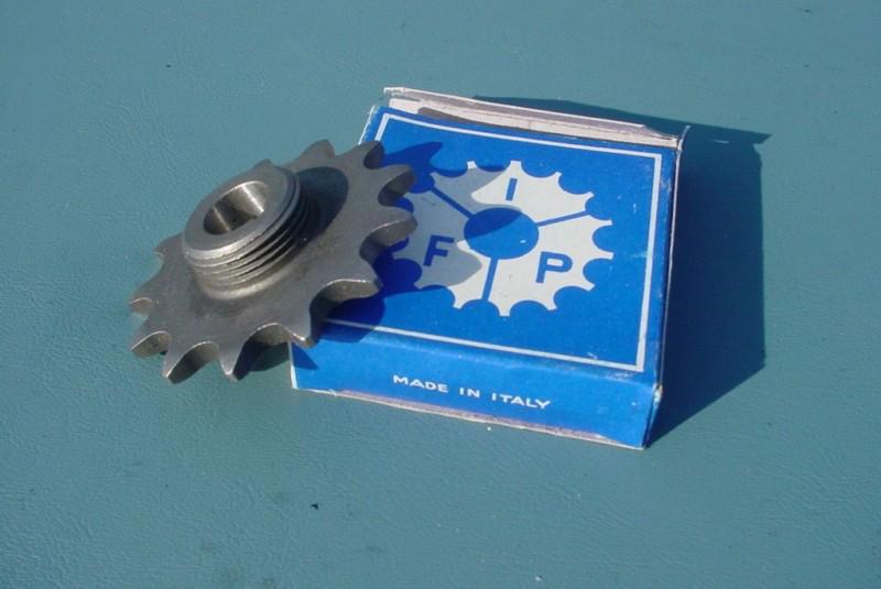 Aermacchi 13t sprocket gear 35203-65p m50