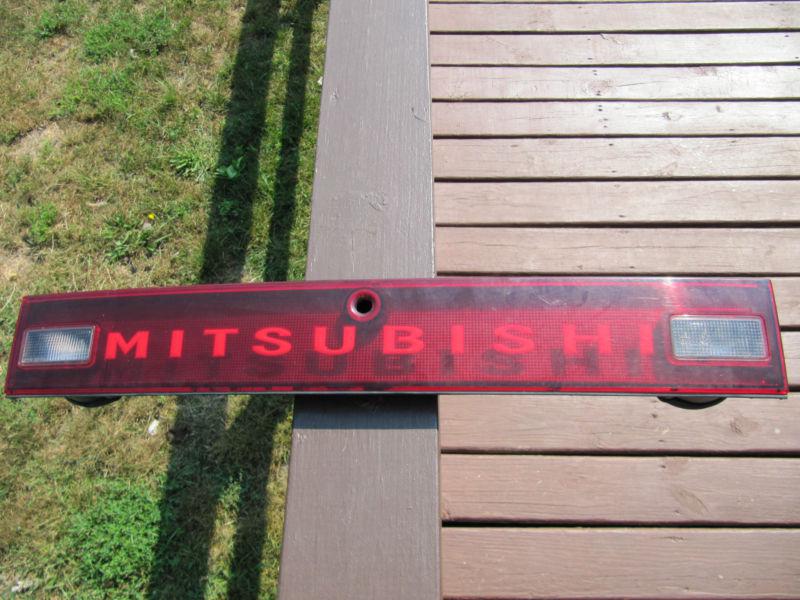 Oem 1993  mitsubishi 3000gt rear center reverse light reflector 91-99 3000gt 