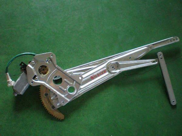 Suzuki alto 2002 front left door regulator [4213220]