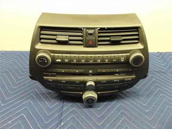 2008-2011 honda accord radio cd player am/fm oem lkq