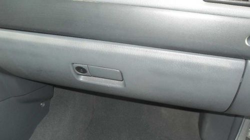 Xterra    2004 glove box 51560