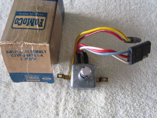 Nos 1961/1969 lincoln center power seat switch ( very rare)nr