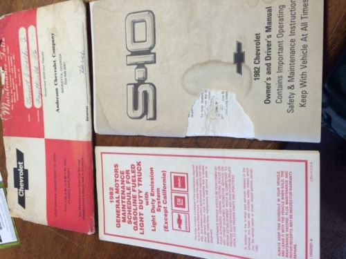 1982 chevrolet s10 pickup truck owner&#039;s manual,maintenance book-dealership folio