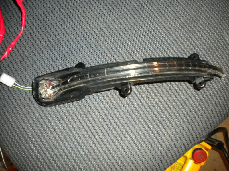  07 12 audi q5 &  q7 mirror turn signal passenger side rh oem 