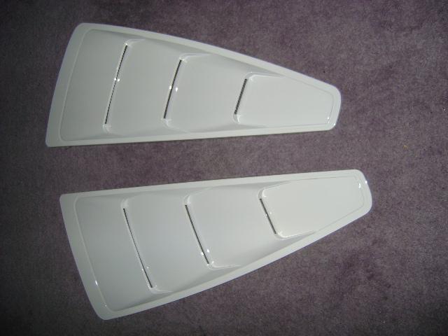 Mustang quarter window louvers 2005-2014 painted high performance white hp