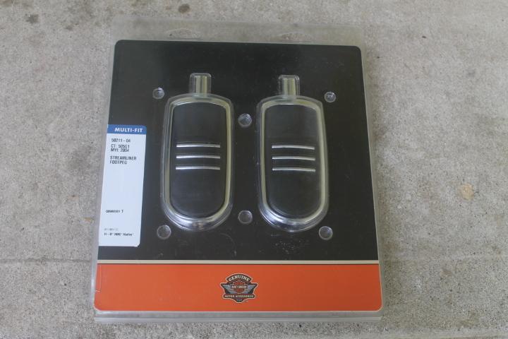 New streamliner footpeg kit stock pegs for street glide or any model 