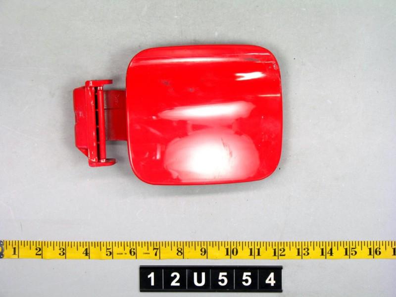 01 tiburon fuel filler door lid gas tank cover cap oem red 12u554