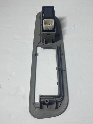 01-07 toyota sequoia 04-06 tundra crew cab right rear window switch