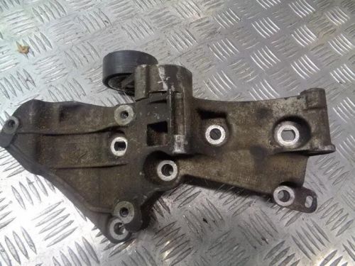 Renault scénic ii jm0/1 generator bracket 8200365097 diesel 88kw 2013 26627041-