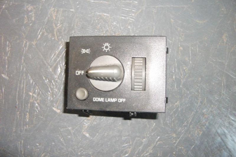 1996-1998 96 97 98 chevrolet chevy blazer suburban dome lamp headlight control