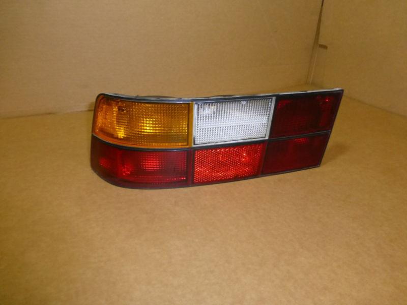 Porsche 944 951 924 turbo tail light lens assembly with bulb socket lh oem