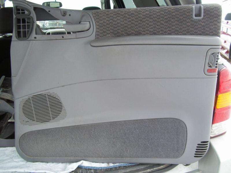 2000 chrysler/dogde canvan right door panel 