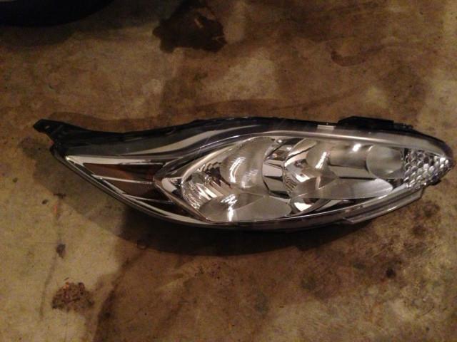 Oem headlight rt(pass) head light,headlamp ford fiesta,2011,2012,2013