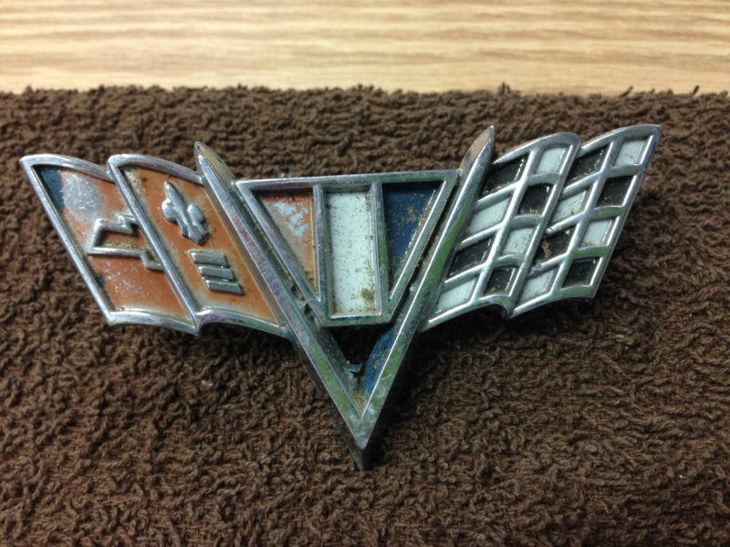 Vintage 1964, 1965, 1966, 1967 chevrolet v flag emblem corvette camaro 