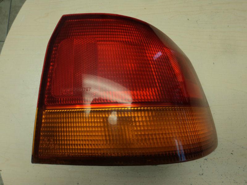 1999 honda civic dx rear fender mounted passanger tail light