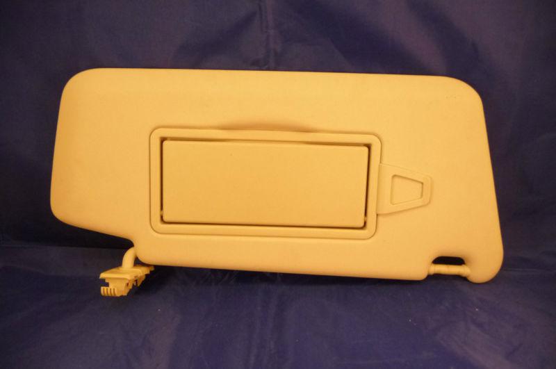 Mercedes benz w204 glk350 sun visor right passenger side a 2048106210 8q05 oem