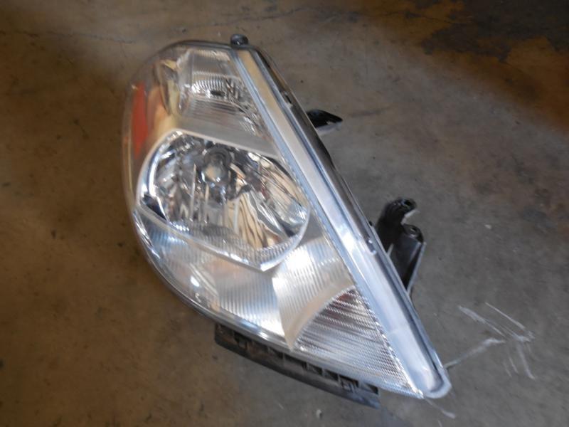 2007-12 nissan versa r. headlight