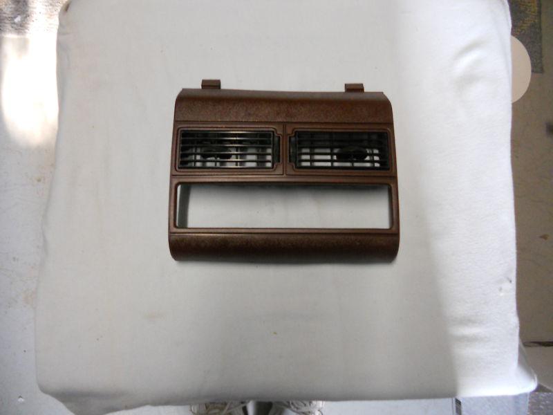 88-94 chevy/gmc truck tahoe suburban center dash vents bezel  