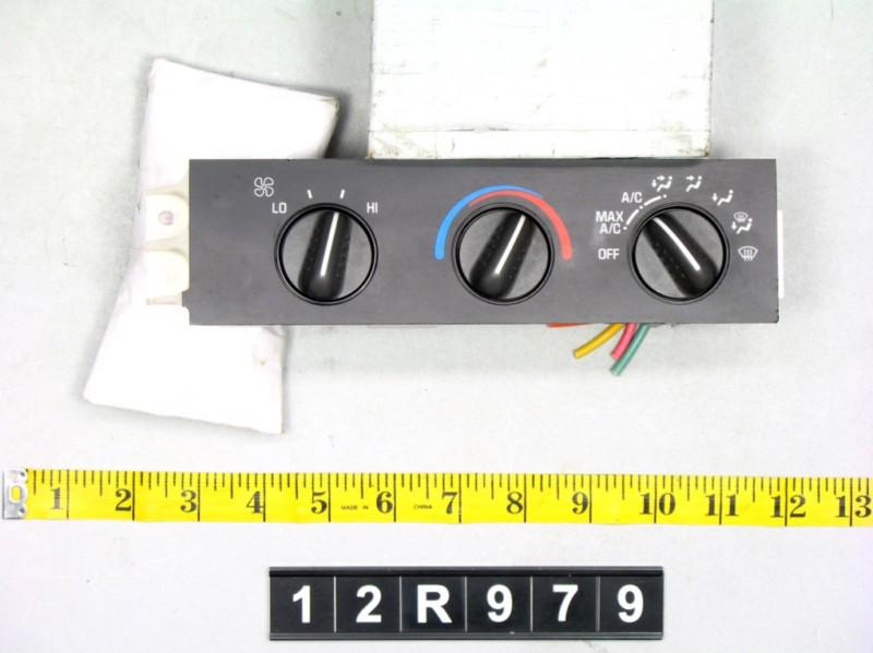 07 chevy van temperature climate control ac heat unit panel switch 12r979