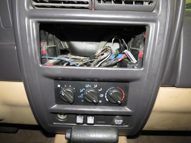 2000 jeep cherokee radio trim dash bezel 2634936