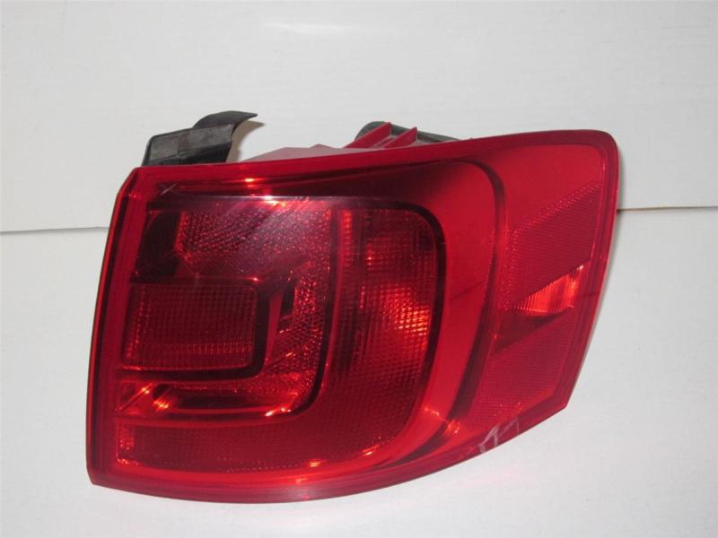 11 12 13 volkswagen jetta right passenger side tail light