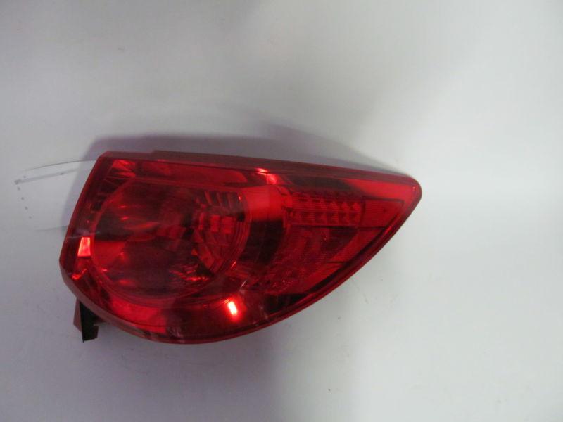 09 2010 2011 2012 chevrolet traverse oem right tail light nice!