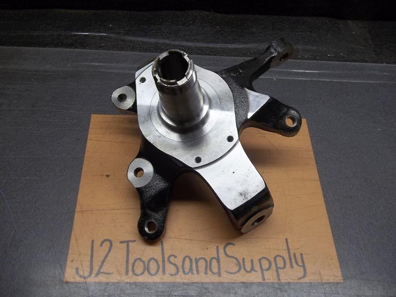 New genuine nissan 40014-56g00 spindle knuckle 