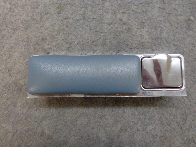 Piper pa28r-200 armrest assy rh  p/n 66710-17