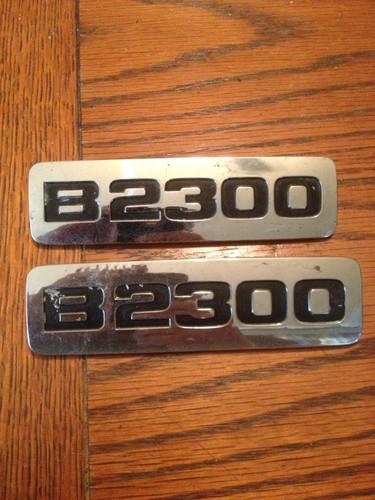 Mazda b2300 emblem set used fender mount 