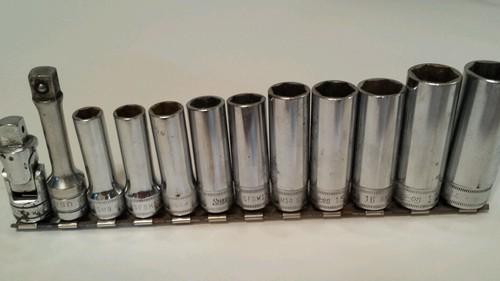 Snap on 3/8 deep 6 point socket set 19 threw 9 and 3in exstention and wobbley