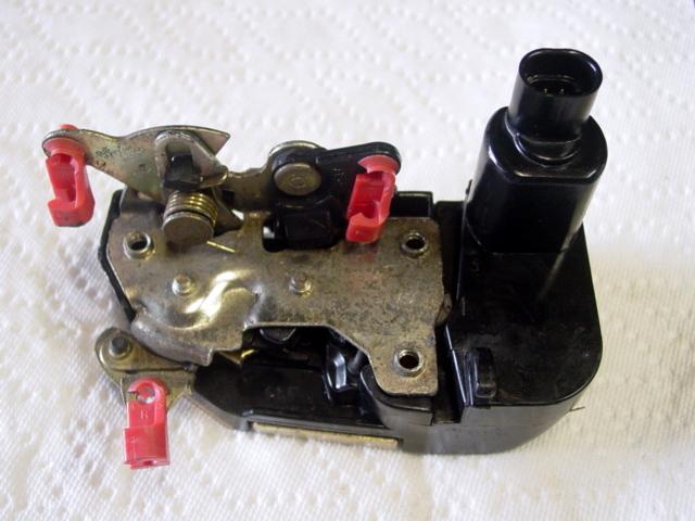 1997-2001 jeep cherokee xj rr door latch lock actuator passenger rear