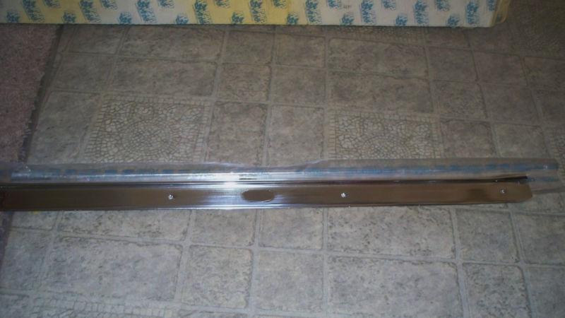 68-72 chevy cheville corvex moulding right & left side 