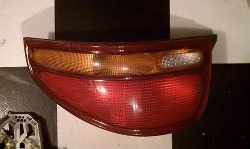 95 96 97 98 99 00 dodge stratus right passenger tail light