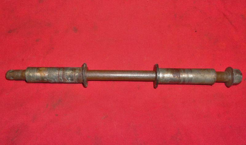 Yamaha 1984 1985 yt60 -tri-zinger - front wheel axle