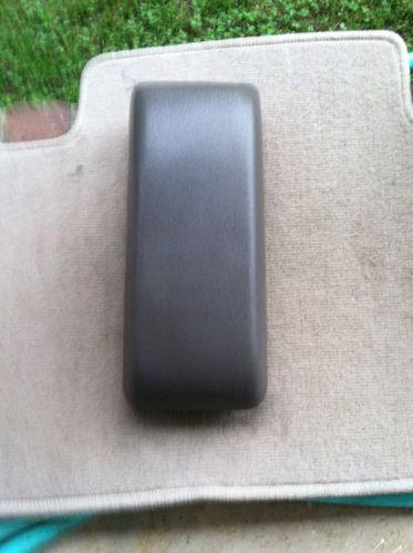 2001 chrysler sebring center arm rest oem grey