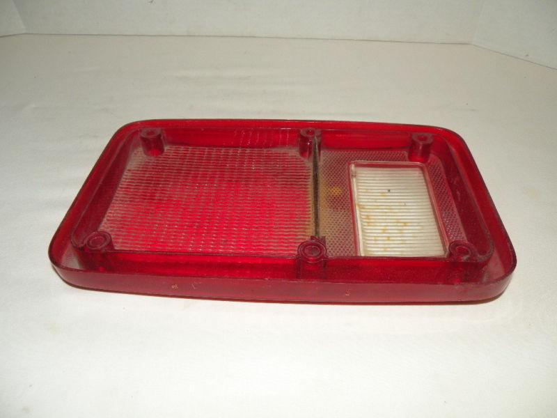 2006 ford passenger van tail light out