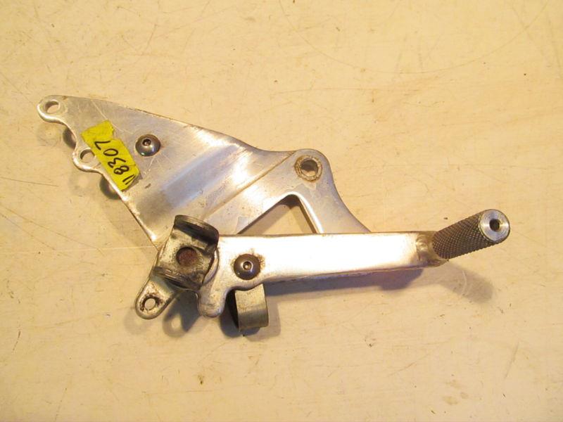 Suzuki gsx-r750 gsxr750 88-90 right front foot peg bracket w brake pedal 118307