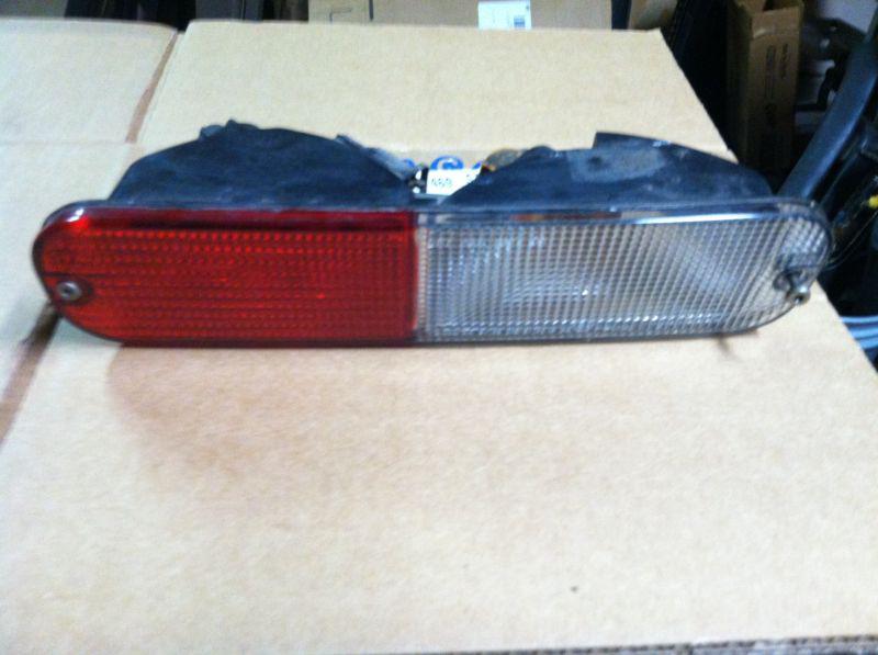 02,03,04 range rover freelander ,right rear bumper marker lamp oem