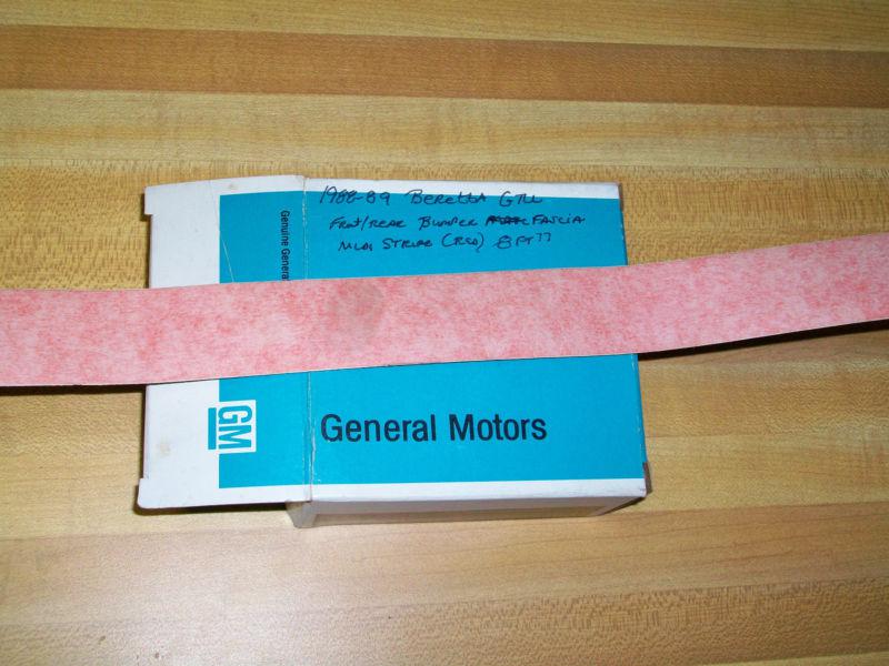 Nos 1988 1989 chevrolet beretta gtu bumper fascia molding stripe # 12394895