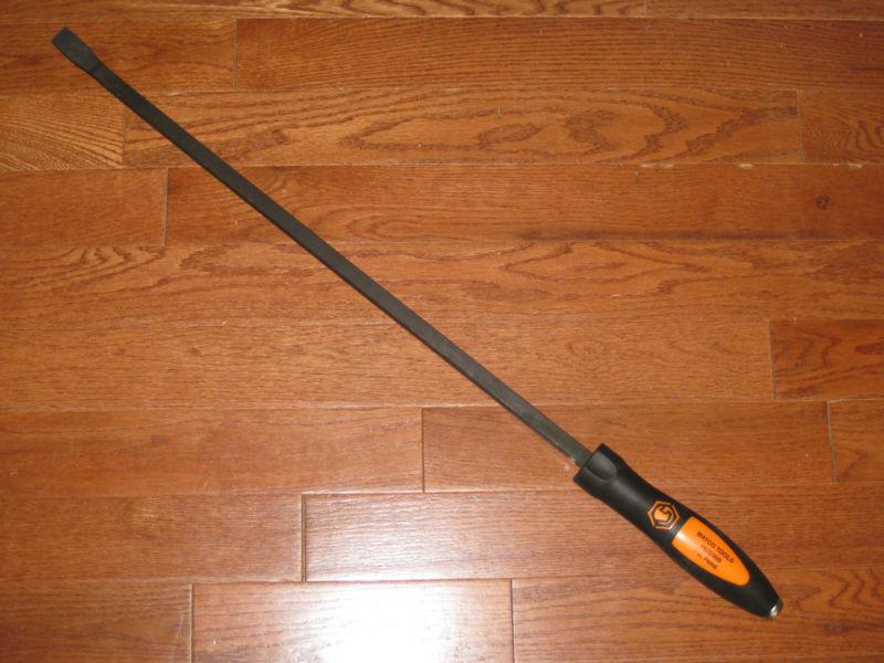 Matco 36" prybar 23 degree angle tip orange/black handle....like new!!!
