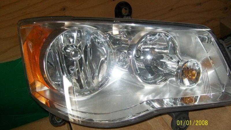 2009 dodge caravan rh headlamp