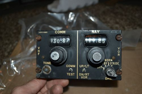 Aircraft nav/ comm radio control panel - gables g-1883