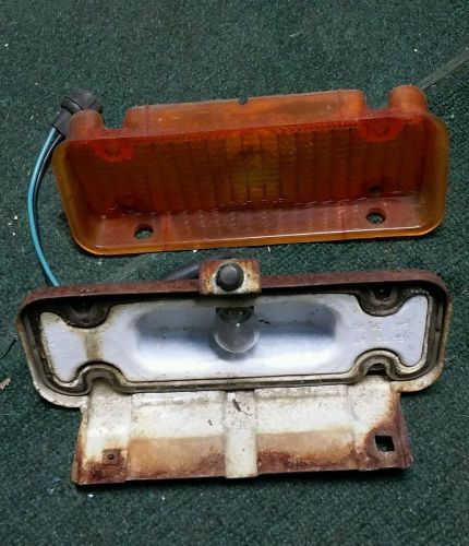 Driver 71 72 1971 1972 chevy truck  marker turn signal light lens housing park