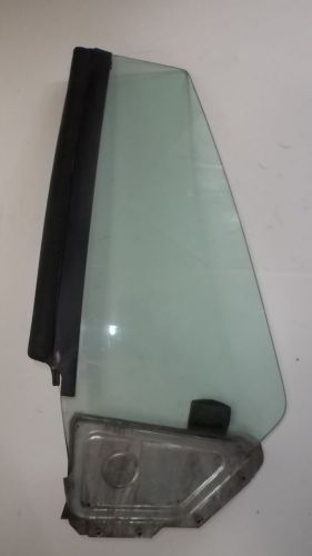 1983 to 1993 mustang convertible gt drivers side left quarter glass