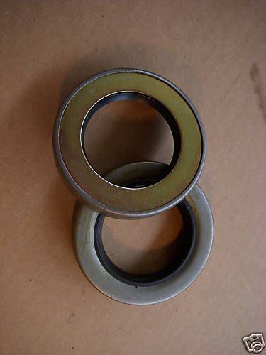 2.5 ton m35a2 new pair of front axel seals 7521789